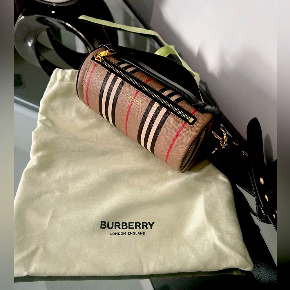 AUTHENTIC Burberry Striped Icon Barrel Bag